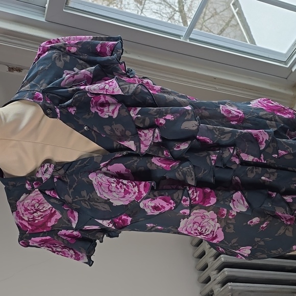 Floral blouse - Picture 2 of 6